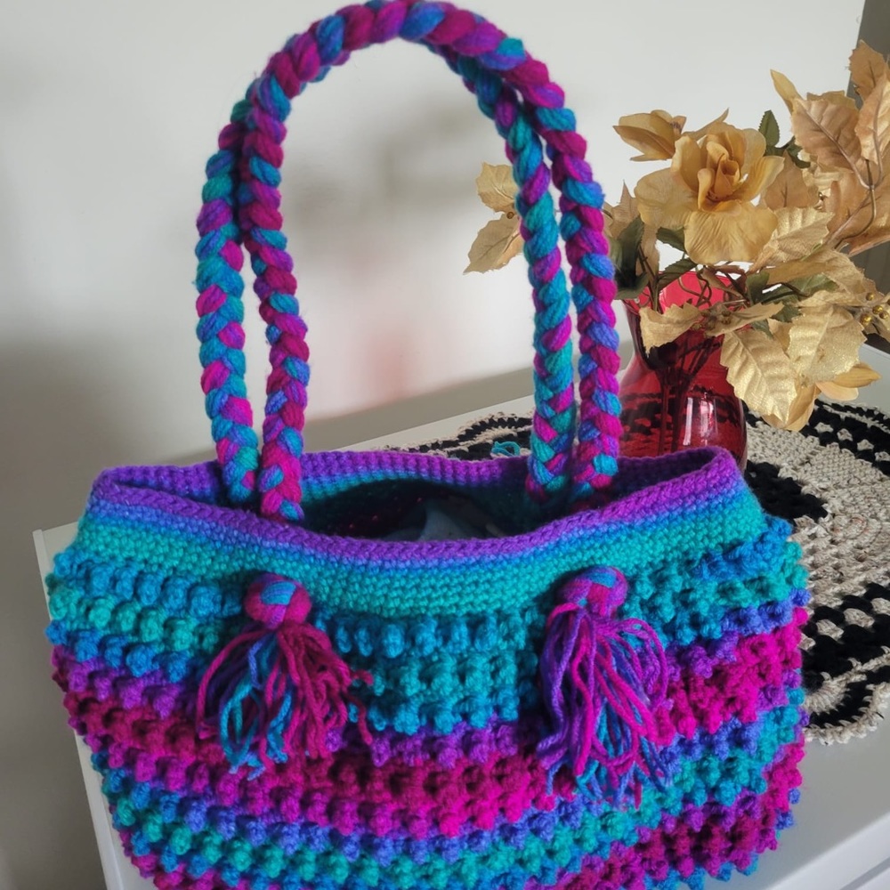 Crotched purse. 100% handmade.